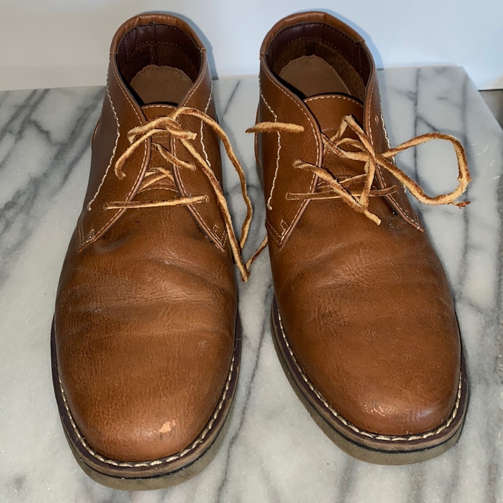 Boys Shoes US 7 1/2, EUR 40